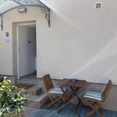 Eoetvoes Apartamento Cegléd