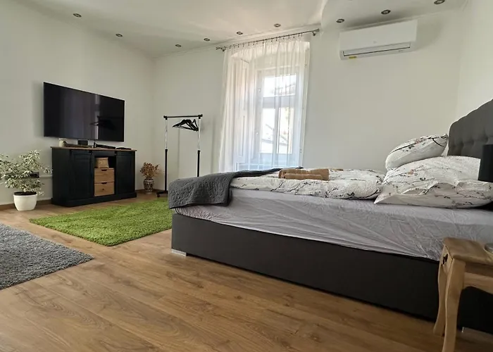 Apartamento Eoetvoes