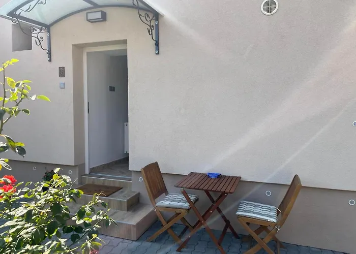 Eoetvoes Apartamento Cegléd