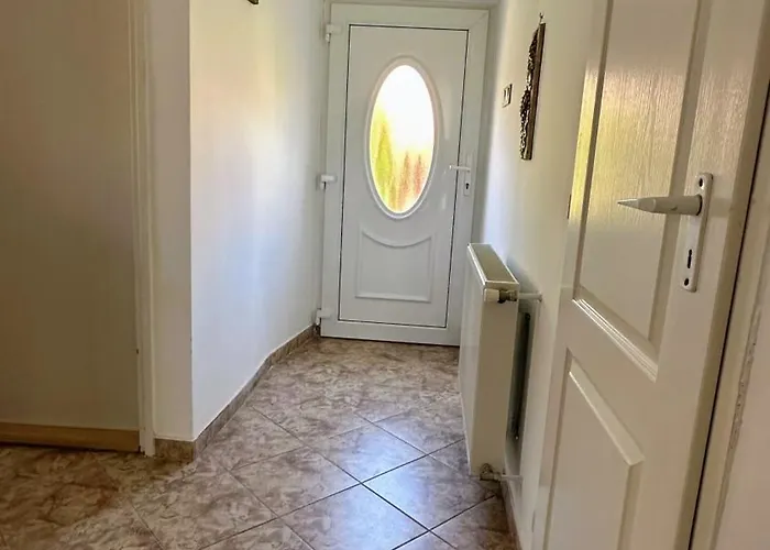 Apartamento Eoetvoes *